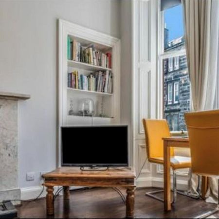 Spacious & Comfortable 3 Bedroom Apartment - Near City Centre - Free Parking Available - Sleeps Up To 5 Guests Edinburg Exteriör bild