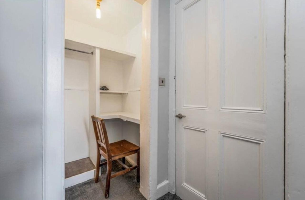 Spacious & Comfortable 3 Bedroom Apartment - Near City Centre - Free Parking Available - Sleeps Up To 5 Guests Edinburg Exteriör bild