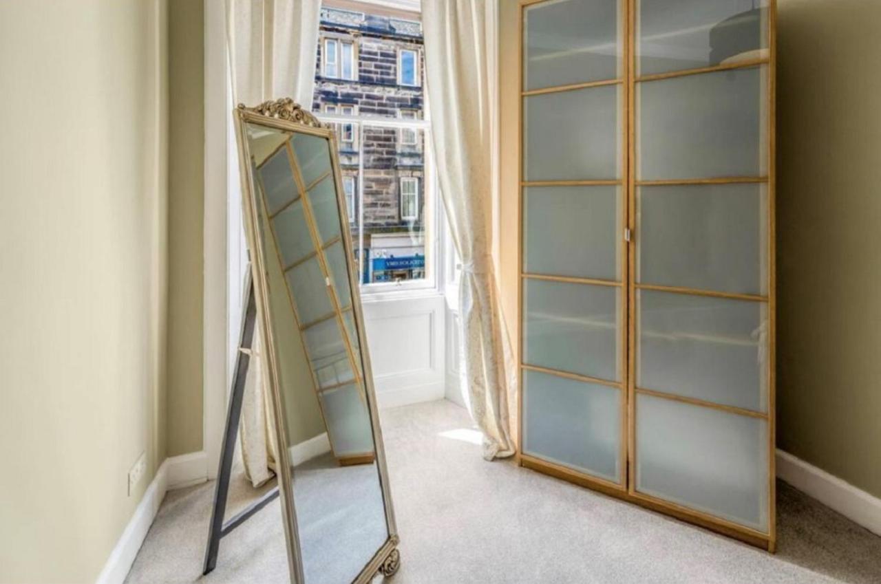 Spacious & Comfortable 3 Bedroom Apartment - Near City Centre - Free Parking Available - Sleeps Up To 5 Guests Edinburg Exteriör bild