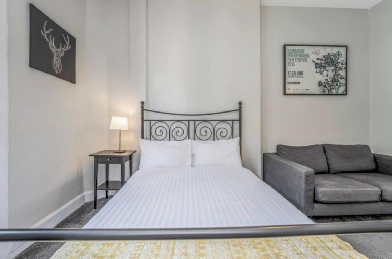 Spacious & Comfortable 3 Bedroom Apartment - Near City Centre - Free Parking Available - Sleeps Up To 5 Guests Edinburg Exteriör bild